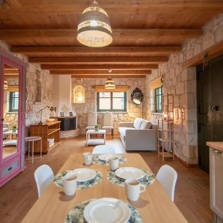 Valory's House - The Stone House Villa Vasilikí