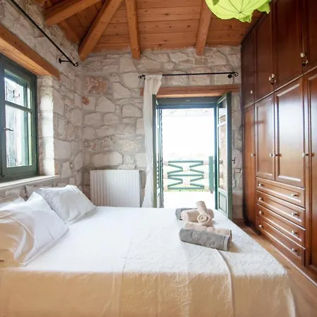 Valory's House - The Stone House Villa Vasilikí