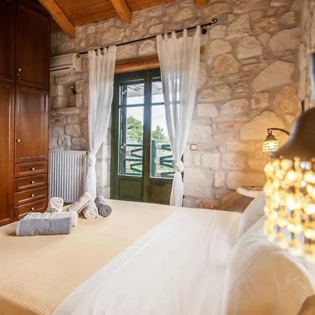 Valory's House - The Stone House Villa Vasilikí