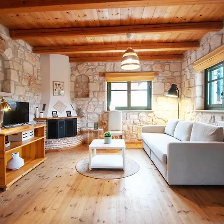 Valory's House - The Stone House Villa Vasilikí