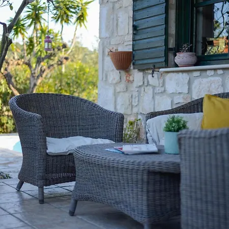 Villa Valory's House - The Stone House *