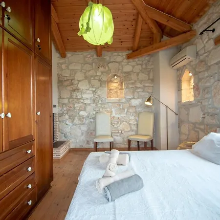 Valory's House - The Stone House * Vasilikos (Zakynthos)