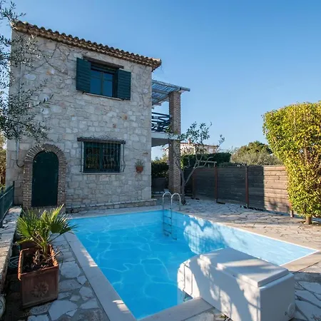 Valory's House - The Stone House Villa