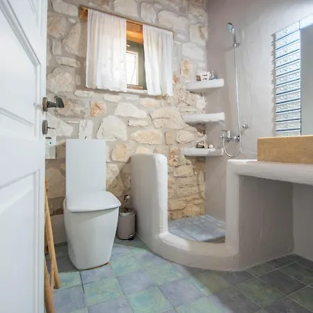 Villa Valory's House - The Stone House *