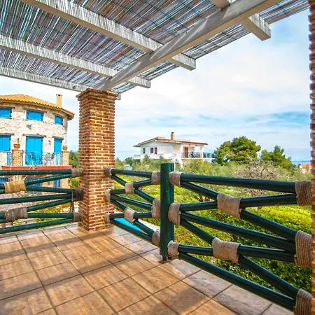 Valory's House - The Stone House Villa